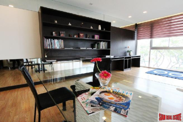 Sky Walk Condo | Large Quality Studio Condo - Unblocked Views on High Floor & Close to BTS Phra Khanong.-25