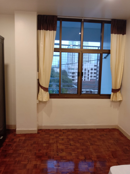 Swasdi Mansion | Spacious Pet Friendly  3 bedrooms and 2 bathrooms in Soi Sukhumvit 31-16