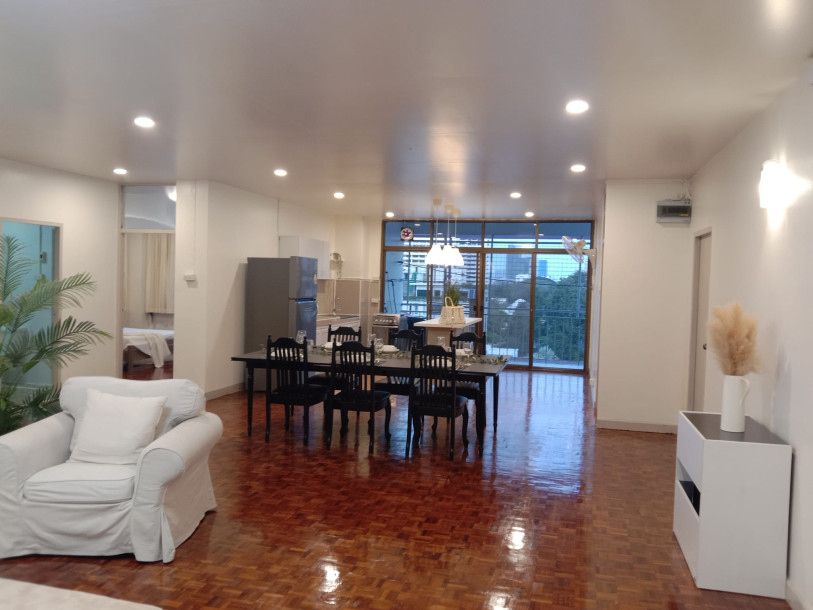 Swasdi Mansion | Spacious Pet Friendly  3 bedrooms and 2 bathrooms in Soi Sukhumvit 31-10