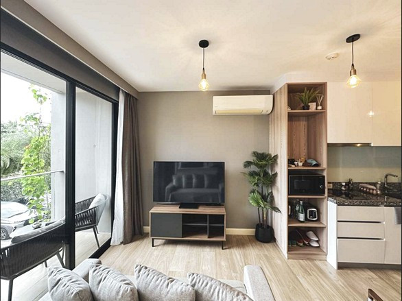 Diamond Condo Bang Tao // 33 Sqm Studio for sale, 10 mins walk to Bang Tao and Laguna Beaches-6