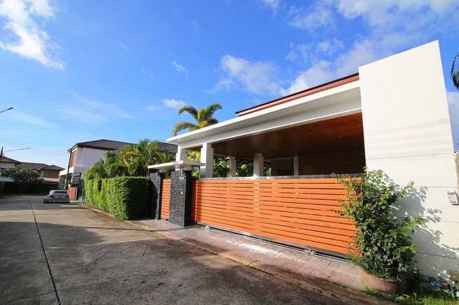 Lush greenery surrounding this 3 bedroom lovely home-1