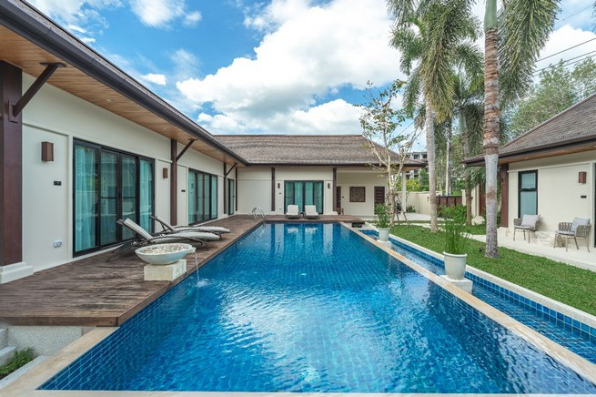 Deluxe Pool Villa Three Bedroom Three Bathroom in CherngTalay-7