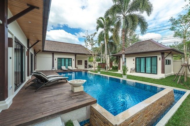 Deluxe Pool Villa Three Bedroom Three Bathroom in CherngTalay-1