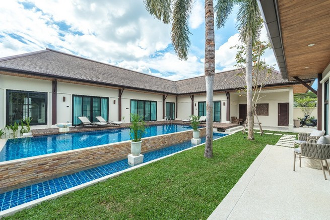 Deluxe Pool Villa Three Bedroom Three Bathroom in CherngTalay-5