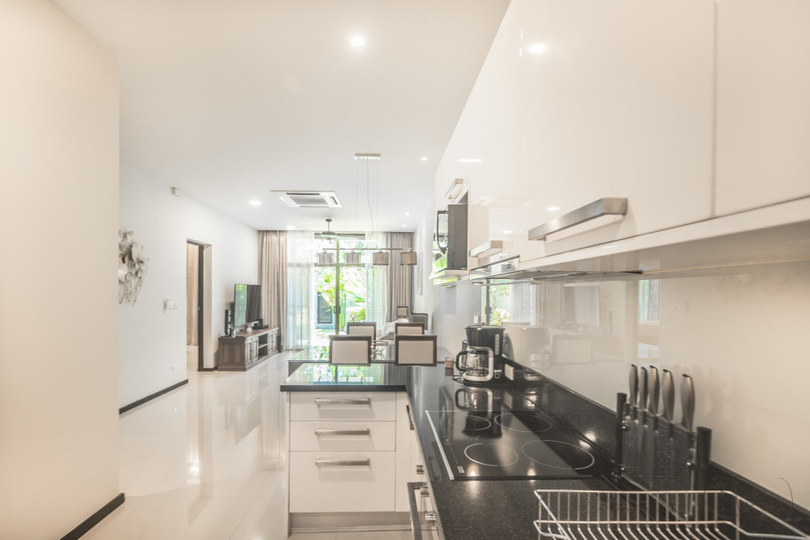 Saiyuan Estate // 2 bed 2 bath semi-detached corner villa 10 mins drive to Nai Harn beach-9