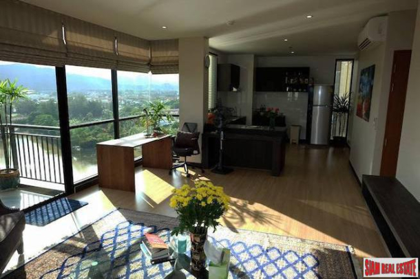 Elegant Two-Bedroom  Corner Condo in Phuket Town Overlooking A Lake and  Natural Park-16