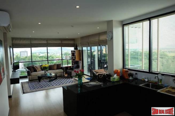 Elegant Two-Bedroom  Corner Condo in Phuket Town Overlooking A Lake and  Natural Park-6