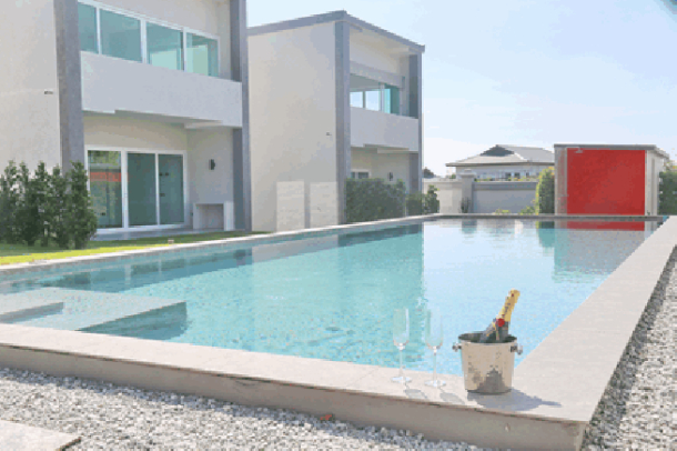 Modern 2 bedroom villa in a beautiful development for sale - Khao talo-30