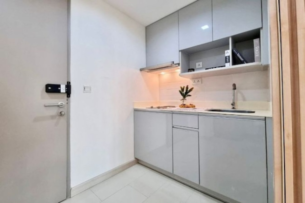 Ideo Mobi Sukhumvit 81 | Renovated Top Floor Duplex with Balcony at Sukhumvit 81, BTS On Nut-5