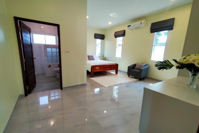 New Pool Villa Three Bedroom Four Bathroom in Rawai-19