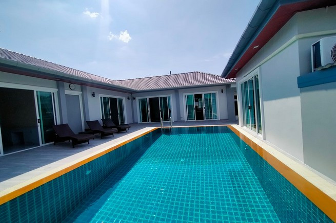 New Pool Villa Three Bedroom Four Bathroom in Rawai-6