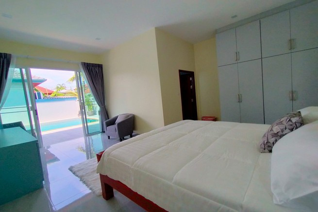 New Pool Villa Three Bedroom Four Bathroom in Rawai-13