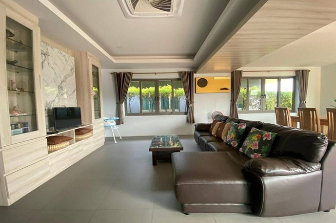 Sa Bai 3-Bedroom Pool Villa in CherngTalay-7